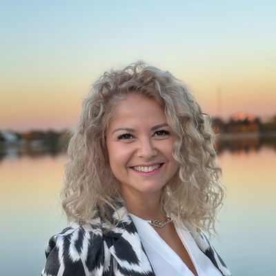 Iulia Malis Portrait - WU Executive Academy